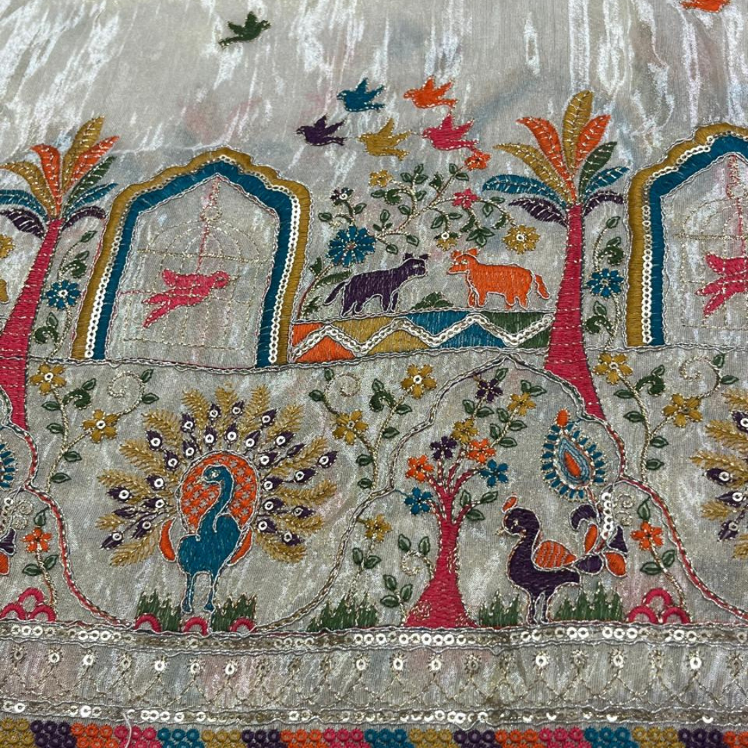 Tissue with multi-colour sequence (birds pattern)