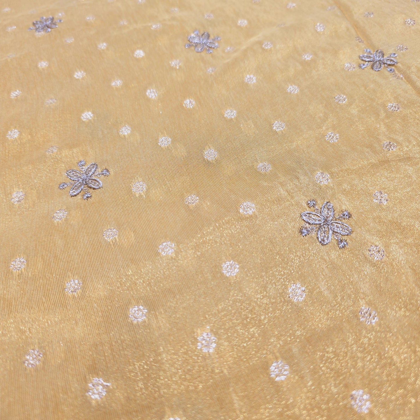 Tissue with Chota Buta & Border (Pale Yellow)