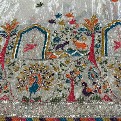 Tissue with multi-colour sequence (birds pattern)